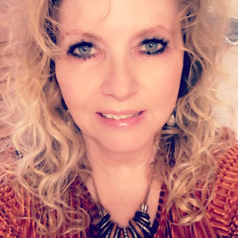 Meet your Posher, Denise